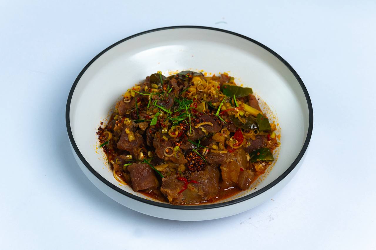 សសៃកែង អប់គល់ស្លឹកគ្រៃ